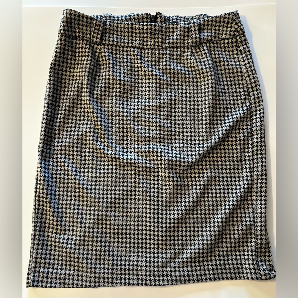 George Pencil Skirt with Zip Up in Back Size 10